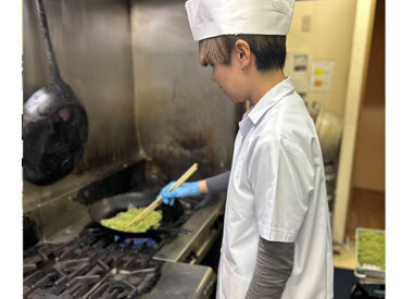 いしくら 姪の浜店 夜の時間帯or週末に働ける方歓迎！
週1～/1日4h～OK◎
学業・部活・サークルとも両立できる
働きやすい環境です♪