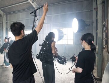 合同会社キッカケ 「好き」という気持ちと経験を活かして
映像制作のプロを目指しませんか？