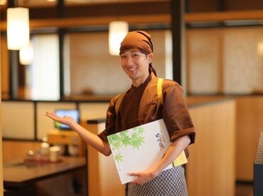 「初飲食バイト」でも安心♪
研修に特別チカラを入れています！
自信を持ってバイトができるよう、
全力でサポートします★