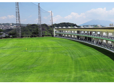 ゴルフプラザビスタ ゴルフの経験が1回もなくてもOK！
スタッフは無料で練習可能です◎
新しい趣味を始めたい方にもピッタリ★