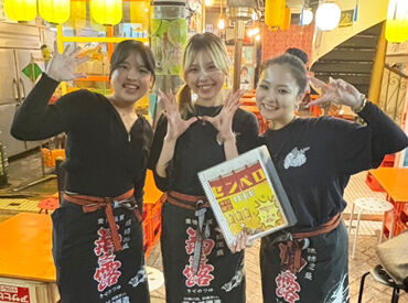 牡蠣専門居酒屋カキラバ ＼オレンジ色の「のれん」が目印／
生・蒸し・焼きどれも大人気！
沖縄市中央『一番街』商店街にあるカキ専門店★