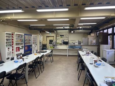 現場はワイワイ楽しい和やかな雰囲気◎先輩スタッフも頼りになる人ばかり！
分からないことは何でも聞いてください!!