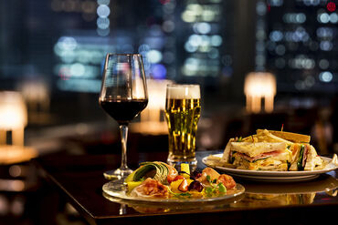 新宿駅徒歩3分!!!
駅チカで通いやすい♪
前後の予定にも合わせやすい◎