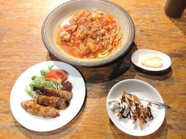 こちらは実際の賄い♪
シフトに入ると豪華な賄いが食べられちゃいます!
1人暮らしの方は食費が浮きますよ★