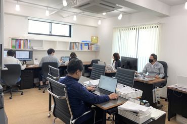 ━創業35年の安定企業━
働きやすい環境を整えているので、
スタッフの定着率も良し◎
長く安定して働きたい方にピッタリです♪