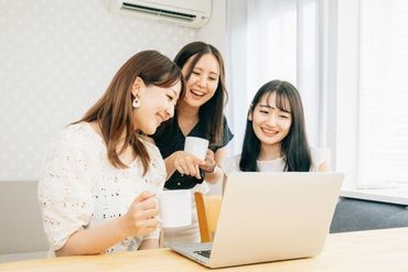 キャリアリンク株式会社　※東証プライム上場/FSP127745 経験ゼロからのスタート。
“不安”を“自信”に変える場所★
第二新卒・フリーター歓迎！成長できる仕事、あります