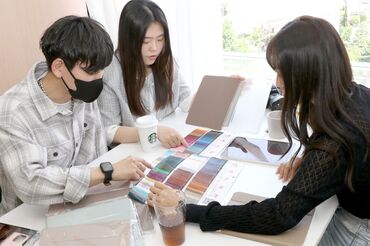 東明JAPAN株式会社  社員・アルバイト関係なく、とてもフランクな関係です♪
「調べたけどわからない…」そんなときは遠慮なく質問してください！