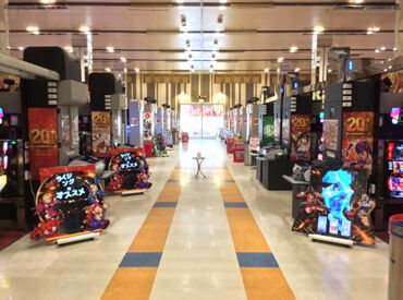 パチンコ店へ行ったことがない方も大歓迎!
お仕事内容は先輩がマンツーマンで指導◎
わからないこともすぐに確認できますよ♪