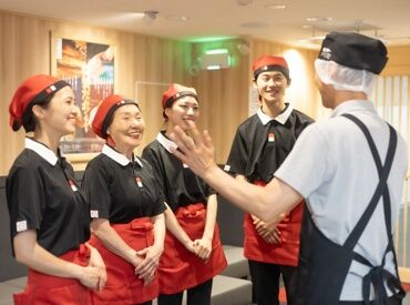 スシロー いわき平店 和気あいあいと働きたいなら≪スシロー≫！
難しいお仕事はありません！
なのでバイトデビューにもとってもおススメです！！