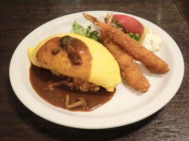 洋食家ロンシャンJR名古屋駅店 本格洋食を温かい雰囲気の中で楽しめるお店♪
常連さんメインの働きやすいお店で
ブランク復帰や初バイト＆パートにもピッタリ◎