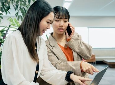 駅直結でアクセス抜群♪
外観も中もとってもキレイなオフィスです**
大手で安定・やりがい・高収入
どれも手に入れませんか?