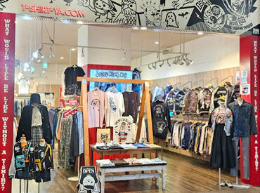 T-SHIRT-YA.COM　ライカム店 国際通り店のアルバイトスタッフ
募集中です◎
入社時に３～５枚程Tシャツを支給ありで
オリジナルTシャツもGET☆