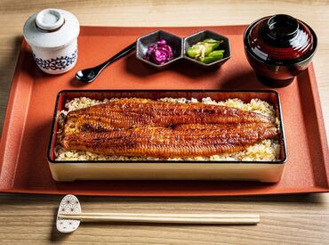 ＼オープニング募集／
一緒にお店を盛り上げてくれるスタッフを募集中です★