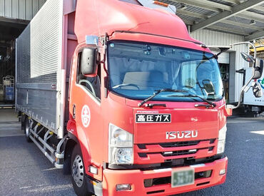 手に職つけて働きませんか？
会社負担で中型、大型免許の取得も可◎
「運転が好き」がきっかけで応募もOKです！