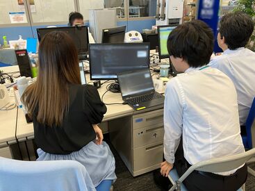 実務コードを使いながら、講師が丁寧にプログラミング指導