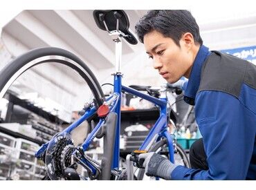 サイクルベースあさひALC西日本サポートセンター スタッフ同士の仲やお店の雰囲気も良いので、
居心地の良さはお墨付き◎
「ずっと働きたい」と思ってもらえるはずです♪