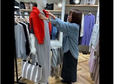 ELVENCE DEUX  ヤエチカ店 ／働くスタッフはこんな服装で働いています♪＼
30代40代50代の女性が活躍中！
仕事帰りのショッピングをする方が多いです◎