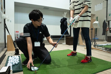 人柄重視の採用です◎
・明るく元気な対応ができる方
・相手の立場を考え行動できる方
・目の前の人の悩みに優しく寄り添える方