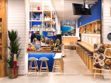 地中海・イスラエル家庭料理　Ta-imタイーム丸の内店[1401] はじめは元気に
「いらっしゃいませ！」が言えればOK。
たくさんの仲間と一緒に協力しながら
ニコニコ笑顔でお仕事しましょう！