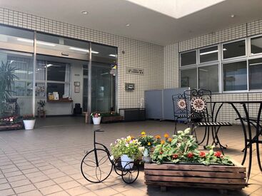 ふる里学舎潮見 未経験でも安心の研修制度＆丁寧なフォローがあるので、
福祉業界デビューにもぴったり！
家庭的で落ち着いた雰囲気です。