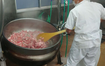 ≪まかないあり♪≫
どこか懐かしい味の給食が食べられます！
1食180円だから嬉しい★