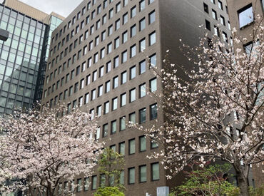 九電ネクスト株式会社　福岡契約・料金センター 地下鉄渡辺通駅を降りてすぐ！
地下通路から電気ビルへ移動できるので雨の日も濡れずに便利◎