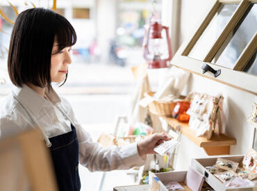 トレンドのアイテムを扱うお店で、あなたも新しい一歩を★
働き方は自由！未経験からチャレンジ歓迎です♪
※画像イメージ