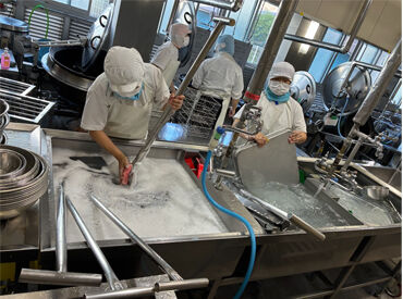 主婦(夫)さんも大歓迎♪
新人さんもすぐに馴染める雰囲気です。
お仕事は自分のペースで少しずつ覚えていけばOK!