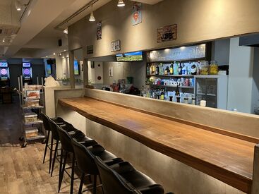 遊びＢＡＲ　ＰＩＥＲＲＯＴ［ アソビバー ピエロ ］ ダーツやドリンクを楽しむお客様をおもてなし♪
コミュニケーション好きな方にピッタリの職場です☆