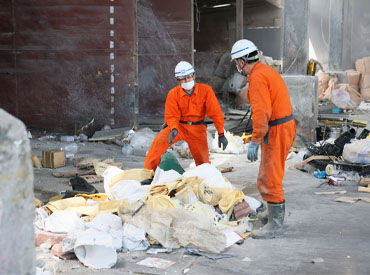 男性スタッフ活躍中＆経歴一切不問！
経験ゼロからのスタートも大歓迎♪
安定基盤のもと、長期的なキャリアを築き上げませんか？