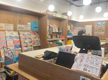 レジや商品の補充など
簡単でシンプルなお仕事ばかり◎
初バイト・初パートの方にもオススメです！