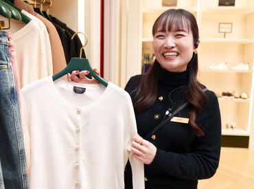 kate spade new york りんくうプレミアムアウトレット店 先輩社員がサポートするので、未経験でも安心◎
お気軽にご応募ください!