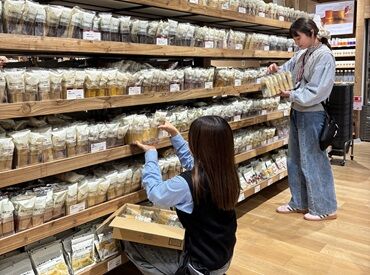 「商品の魅力をもっと伝えたい…!」
そんな想いで働くスタッフも◎
好きだからこその視点でお客様に商品の良さをお届け☆