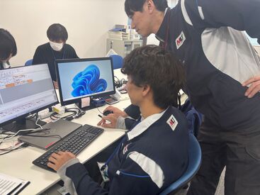 明治ロジテック株式会社 未経験から始めたスタッフ多数★
研修＆フォロー体制バッチリ♪
初めての事務デビューも安心してスタートできます！