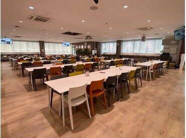 食堂・休憩室も綺麗なので、メリハリをつけて働けます★
施設内にコンビニもあり◎
2～3日でお仕事は覚えられます！