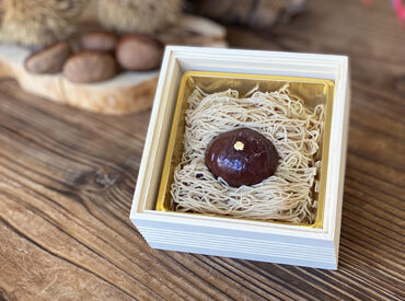 【2025年大阪の注目イベントにも出店】
こちらが人気の胡麻豆腐!
旅館やホテルなどに納品◎
<社割でオトクに購入も!>