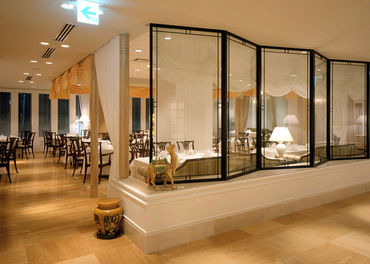 ★店舗の内装はこちら!★
高級店なのにどこか温かい、お客様もスタッフも「居心地がいい」空間です♪