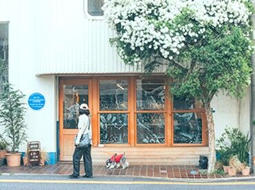 編集制作会社が監修する店舗なので、おしゃれな雰囲気にこだわっています◎
ワンちゃん向けのメニューもご用意♪
※イメージ画像