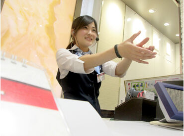 お話好きな方には楽しいお仕事です★
常連のお客様との会話を楽しみながら働ける!
お得な食事補助やミニボーナスなど待遇充実♪