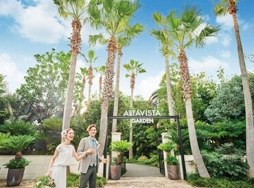 四季の緑と光に包まれた癒しのリゾート空間。
いつまでも眺めていたい――。
そんな非日常が広がる結婚式場でお仕事しませんか？