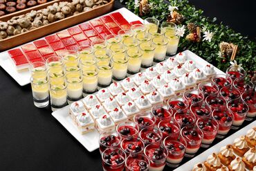 派手髪もOK♪
専属パティシエの「デザート&ジェラートビュッフェ」も
同時に楽しめる最高の焼肉オーダーバイキング。