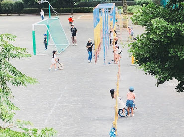 人柄で採用しております＊*
"自分の名前を覚えて「●●先生～♪」と
駆け寄ってきてくれた時は、
とってもやりがいを感じます"