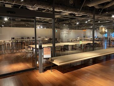 株式会社NTTデータ・ウィズ 新宿駅チカの綺麗なオフィス★
PC入力ができれば未経験でもOK！
お昼以外に有給の小休憩もあります♪