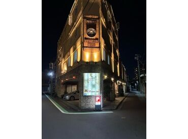 フロントにスマホ持ち込みOK！
適度なゆるさ＆落ち着いた雰囲気が離職率が低い理由◎