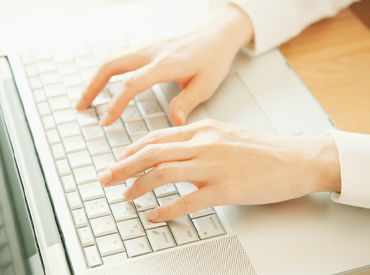 日産の車に使われる部品を扱っている会社でお仕事！
有名企業の関係会社だから、
安定して働ける環境ですよ♪