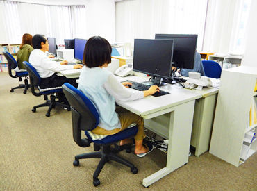 未経験スタートでも安心♪
優しい先輩がサポートしてくれるので
心配いりません★
PCスキルを活かして長期安定◎