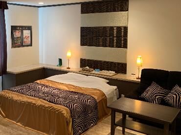 STYLISH RIVER 髪型髪色・ネイル・ピアスなんでもOK◎
服装も自由なのでおしゃれを諦めずに
自分らしく働くことができます♪