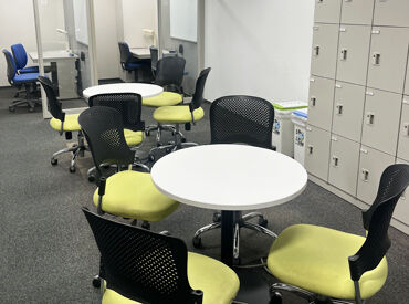 シフト提出はLINEやメールで簡単！
テスト期間や就活の時期も柔軟に対応しています◎