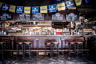 VAPEUR 「なんか高級そうで私にできるかな・・・」

最初は研修もあるから
未経験でも安心して働けます！
