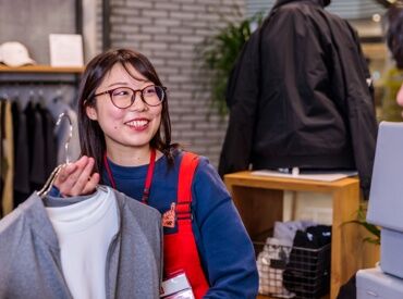 メガスポーツ新居浜店 【604】 シューズやウェア、アウトドアアイテムなど、
お客さまの商品選びをサポートする中で、
自分の経験や知識が役に立つかも(^^♪